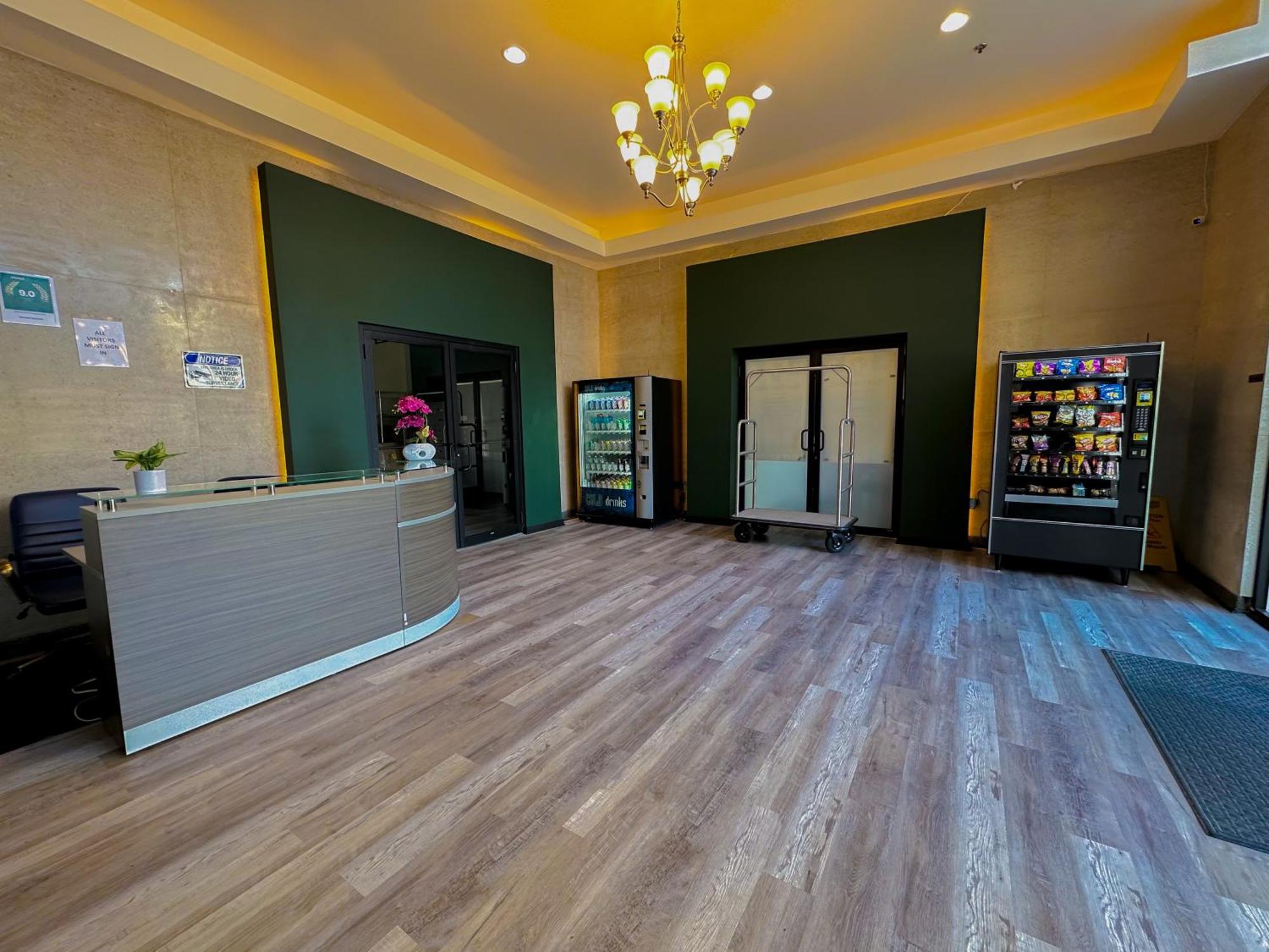 Mccormick Place 2Br Stylish Suite With Optional Parking And Gym For Up To 8 Guests Near Soldier Field And Grant Park Чикаго Екстериор снимка