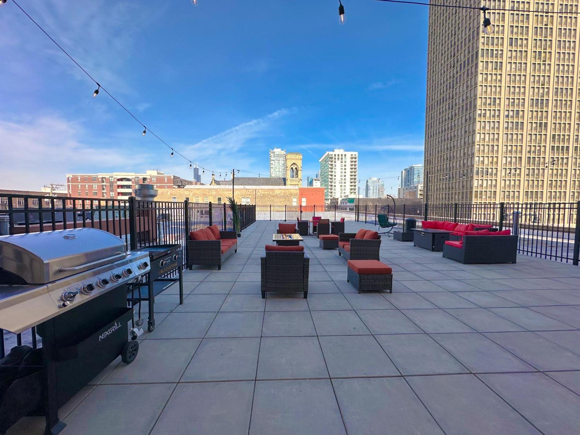 Mccormick Place 2Br Stylish Suite With Optional Parking And Gym For Up To 8 Guests Near Soldier Field And Grant Park Чикаго Екстериор снимка