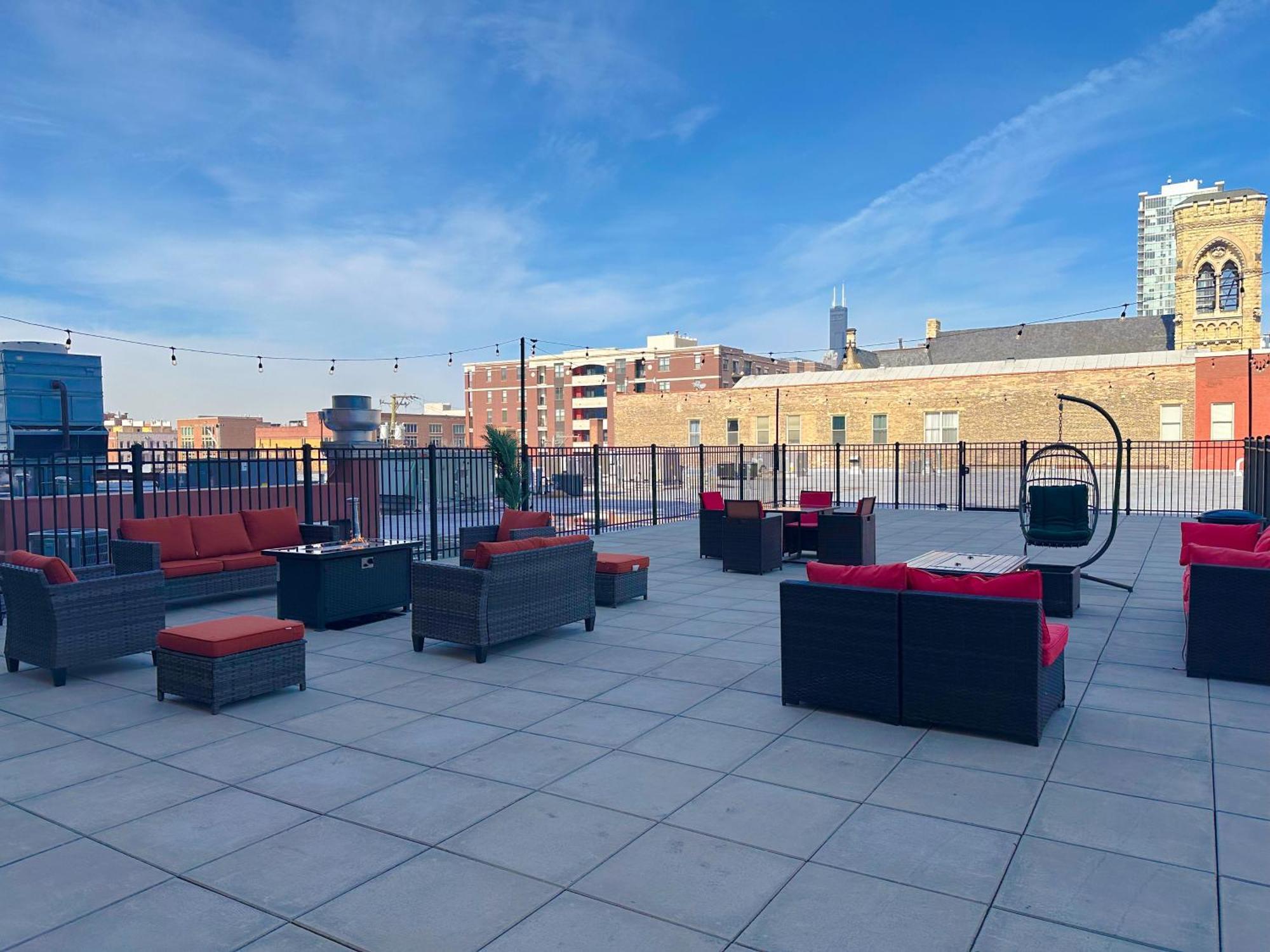 Mccormick Place 2Br Stylish Suite With Optional Parking And Gym For Up To 8 Guests Near Soldier Field And Grant Park Чикаго Екстериор снимка
