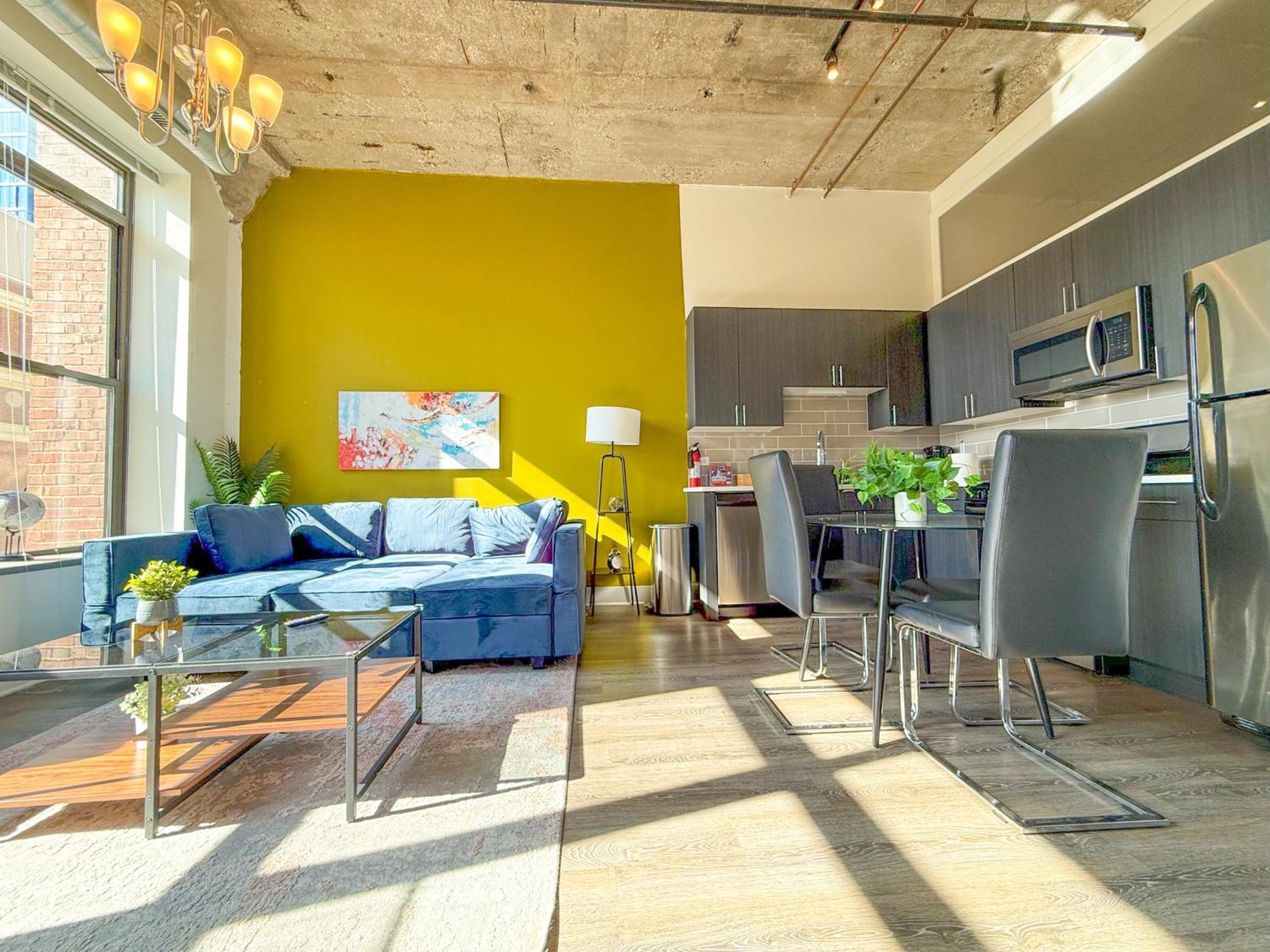 Mccormick Place 2Br Stylish Suite With Optional Parking And Gym For Up To 8 Guests Near Soldier Field And Grant Park Чикаго Екстериор снимка