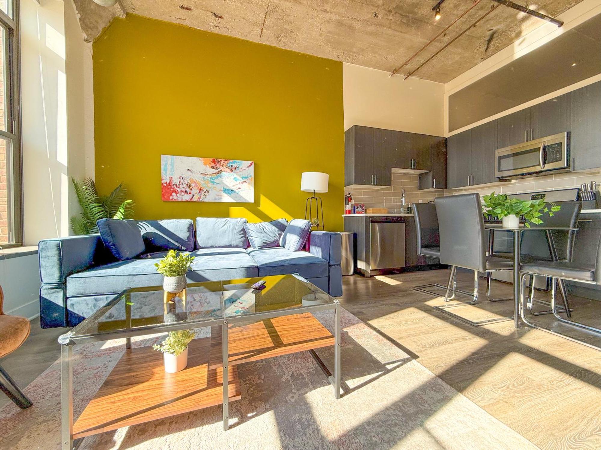 Mccormick Place 2Br Stylish Suite With Optional Parking And Gym For Up To 8 Guests Near Soldier Field And Grant Park Чикаго Екстериор снимка
